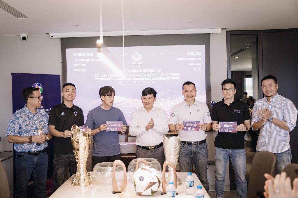 HỌP BÁO GIẢI BÓNG ĐÁ GÂY QUỸ THIỆN NGUYỆN VÙNG CAO – TIM CUP 2024 5 Thiết kế thi công sân vườn trọn gói tại hà nội
