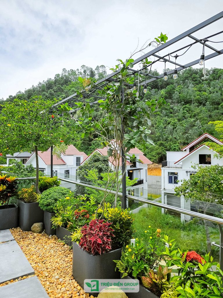 Gợi ý thiết kế ban công sân vườn nhỏ đẹp, tinh tế và đầy cảm hứng 21 Thiết kế thi công sân vườn trọn gói tại hà nội