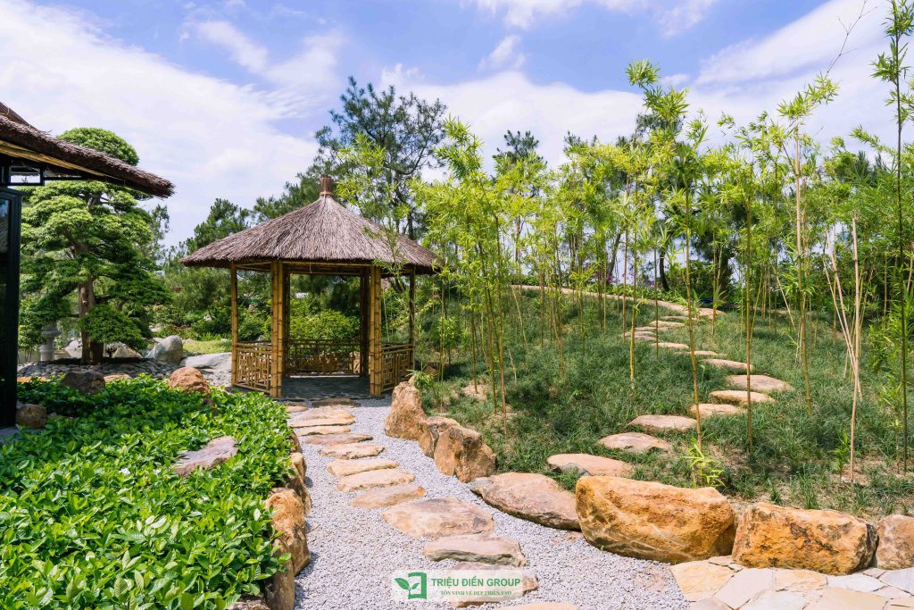 Triết lý Wabi-sabi trong nghệ thuật vườn Nhật: Vẻ đẹp mộc mạc trong thiết kế sân vườn chuẩn Nhật 12 Thiết kế thi công sân vườn trọn gói tại hà nội