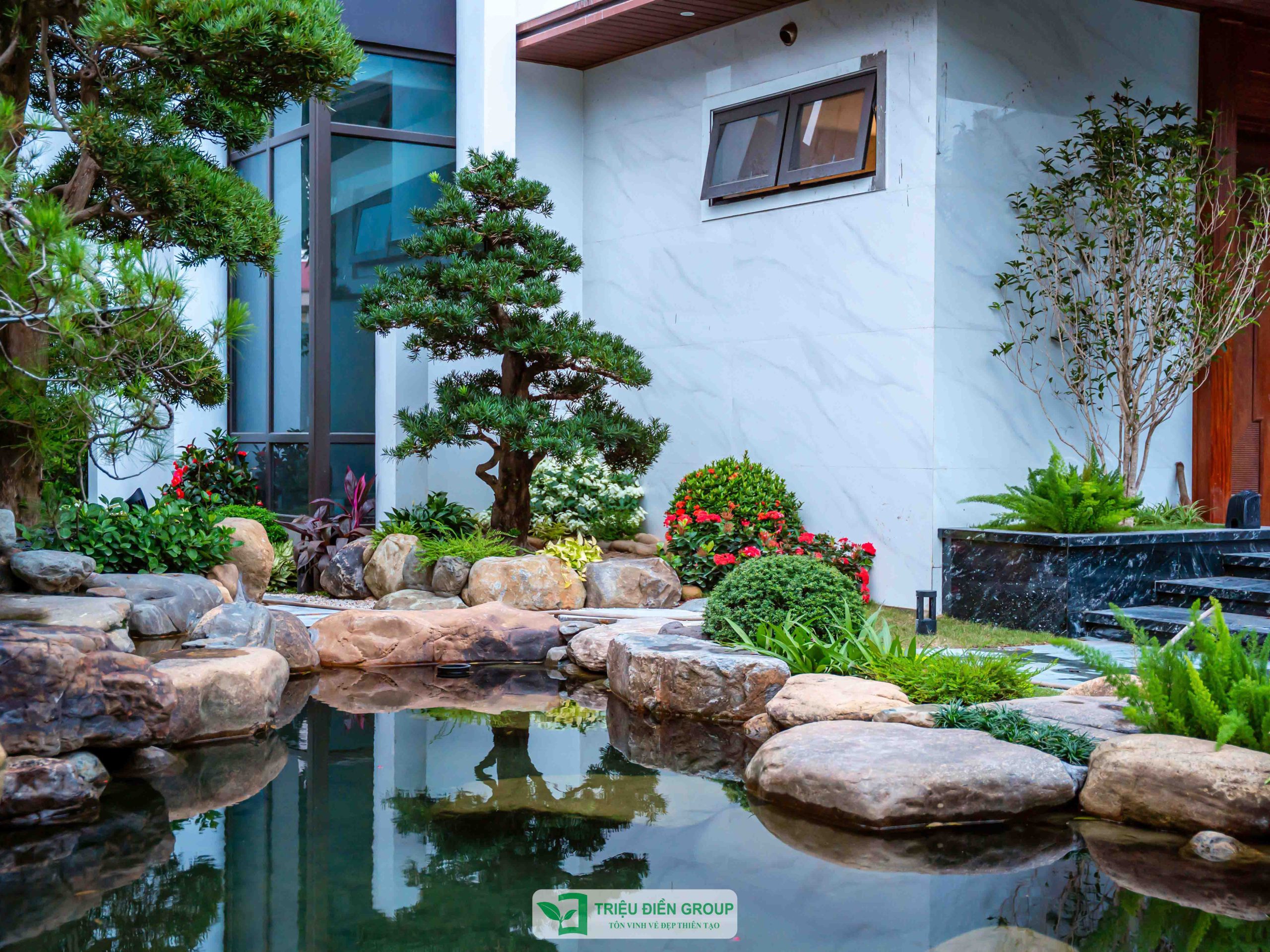 Sân vườn biệt thự tại Bắc Giang – Sự hòa quyện giữa thiết kế hiện đại, bể bơi và hồ cá Koi phong thủy