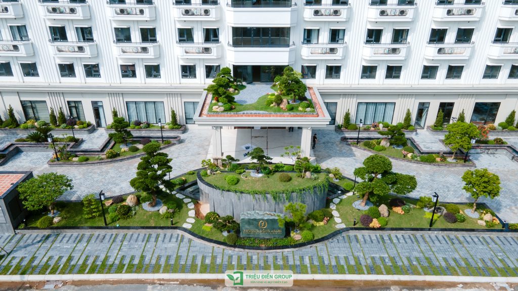 Xu hướng thiết kế cảnh quan chung cư 2025: Xanh, tiện ích và bền vững 2 Thiết kế thi công sân vườn trọn gói tại hà nội