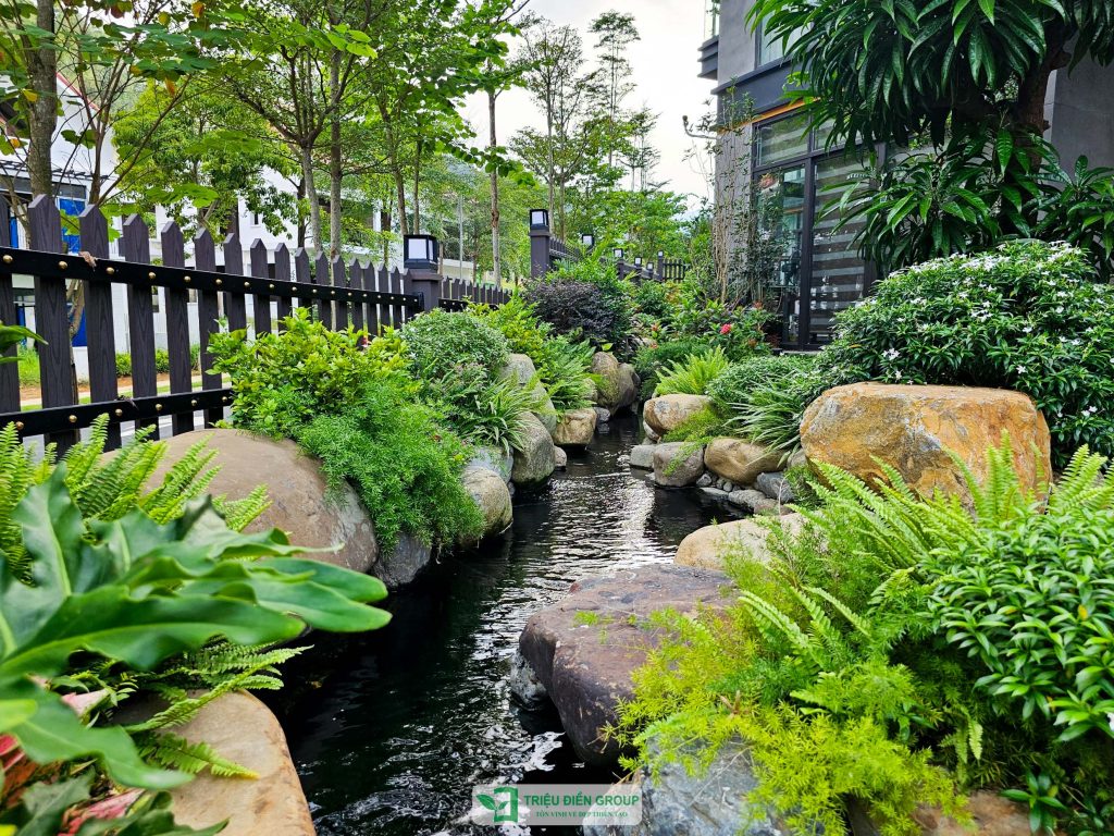 Thiết kế sân vườn: Giải pháp giúp không gian sống xanh và mát hơn mùa hè này 2 Thiết kế thi công sân vườn trọn gói tại hà nội