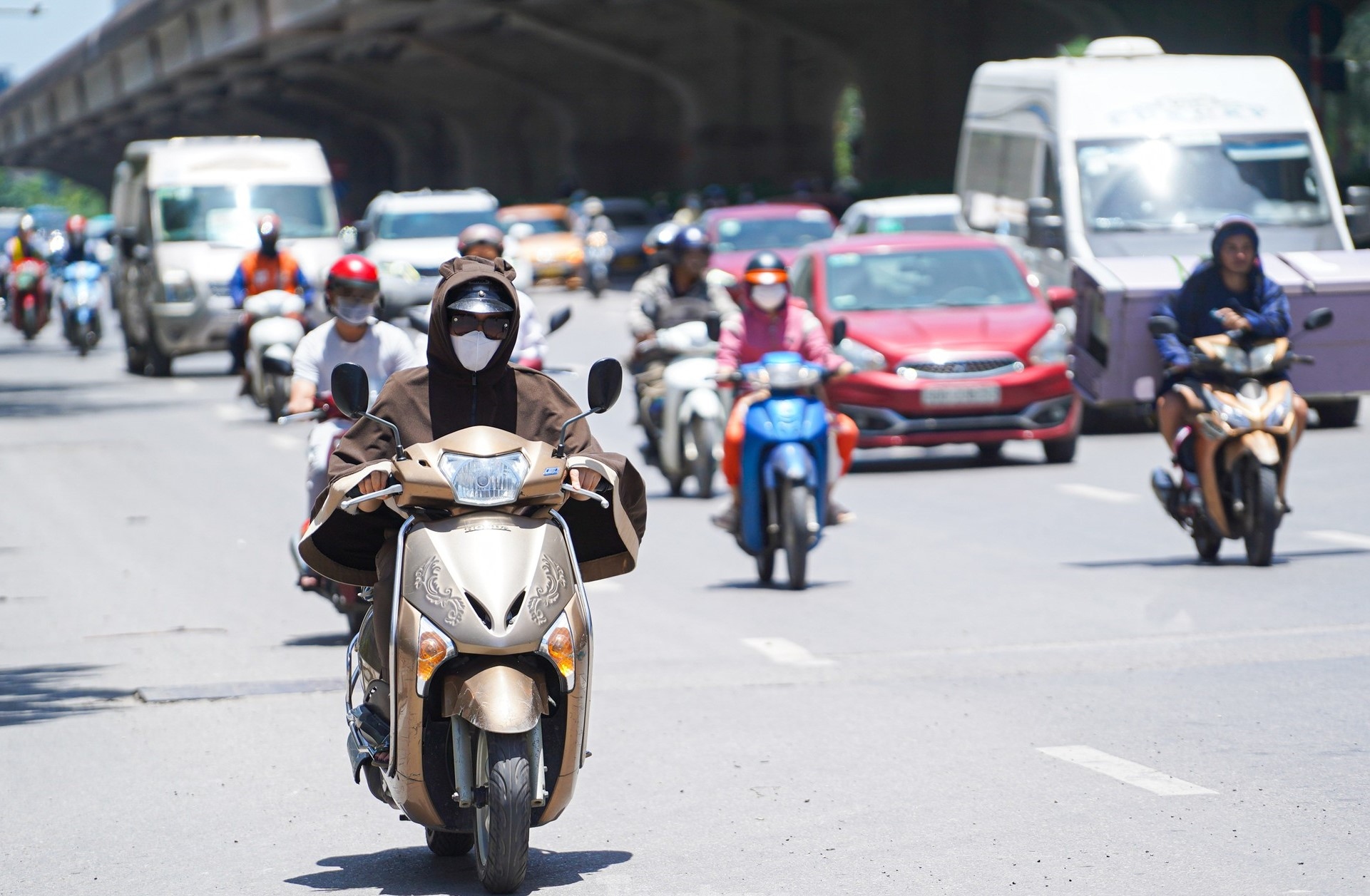 Thời tiết Hà Nội bước vào cao điểm nắng nóng: Giải pháp sân vườn giúp hạ nhiệt không gian sống