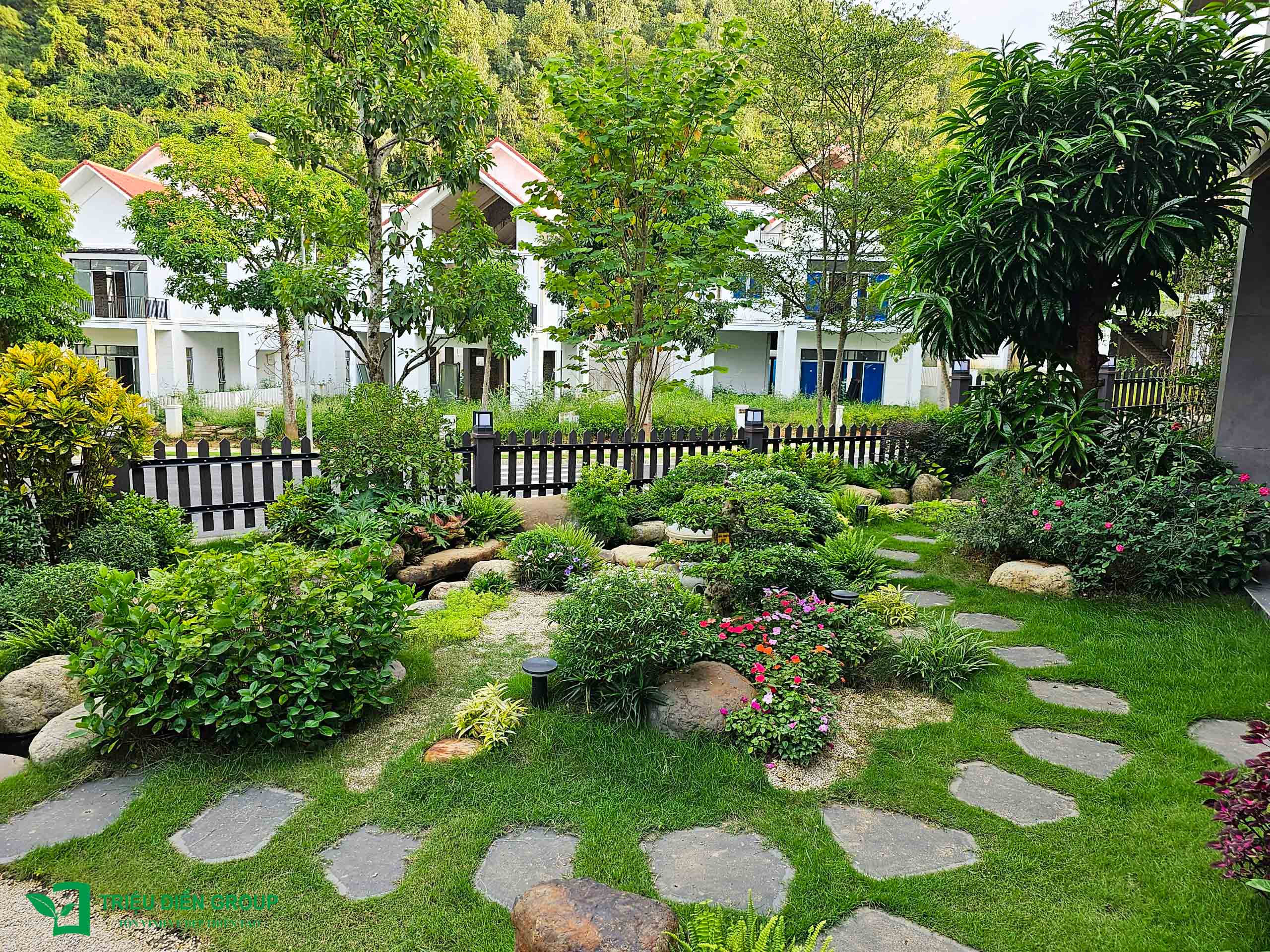 Mẫu thiết kế sân vườn biệt thự tại Xanh Villas – Phong cách resort nghỉ dưỡng cao cấp 8 Image 8