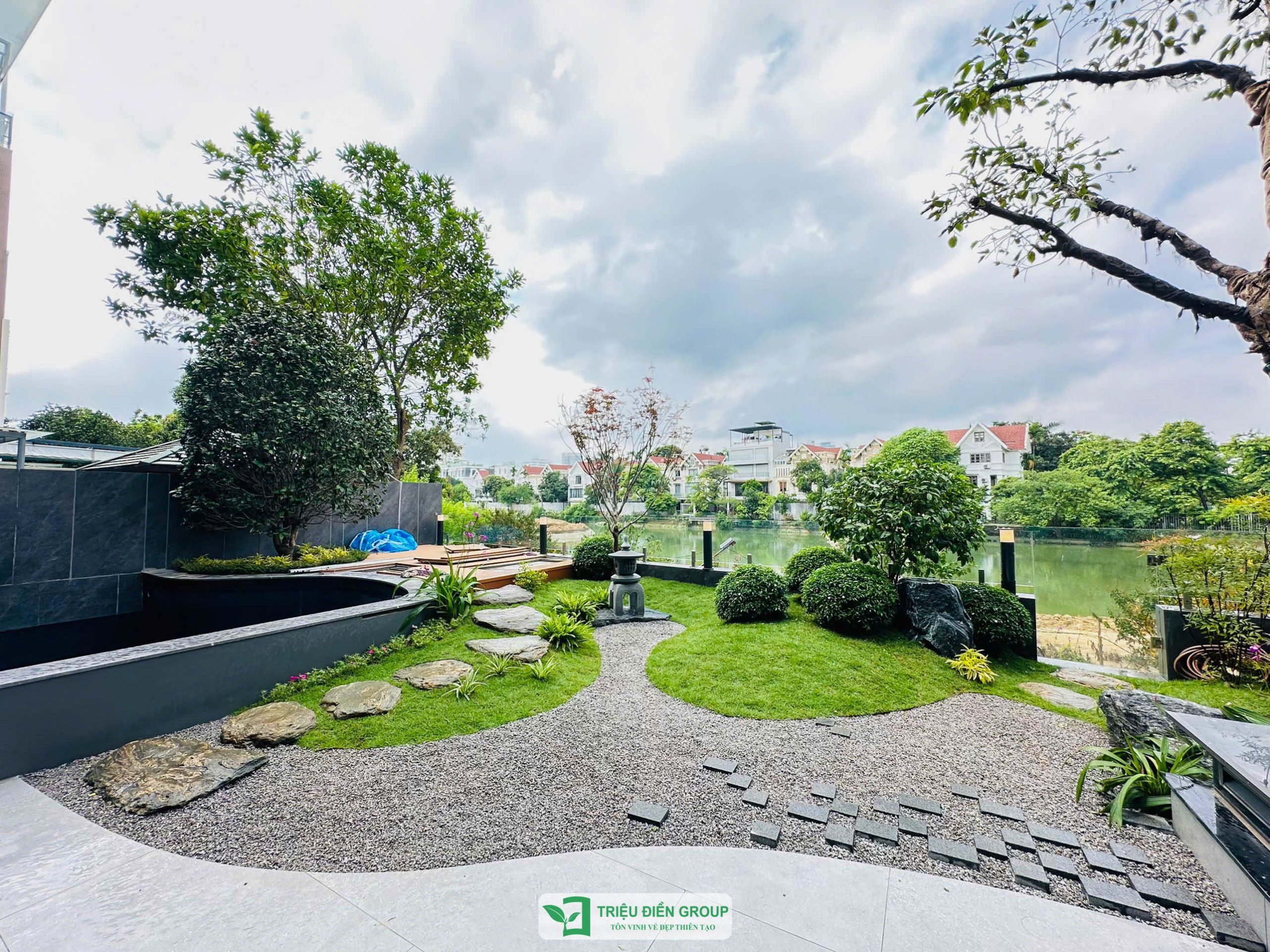 Mẫu sân vườn biệt thự tại Ciputra – Thiết kế sân vườn gắn kết con người với thiên nhiên